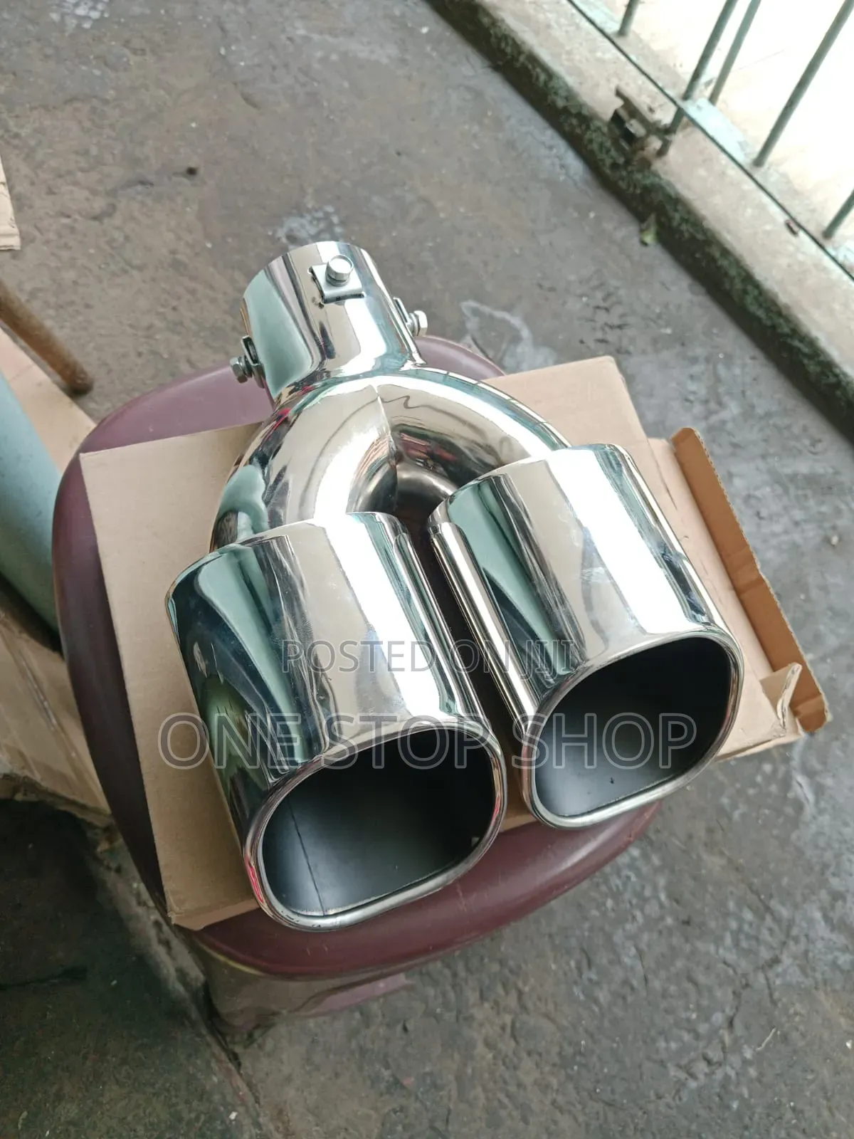 2.5 Inch Square Rolled Edge Polished Stainless Steel Exhaust Tip