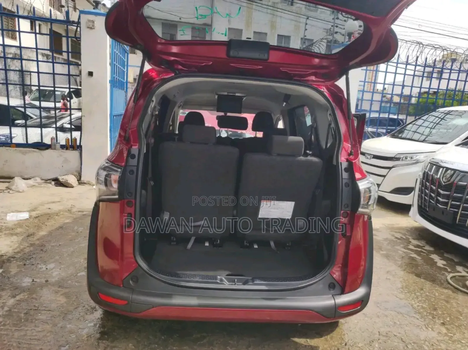 Toyota Sienta 2019 Red