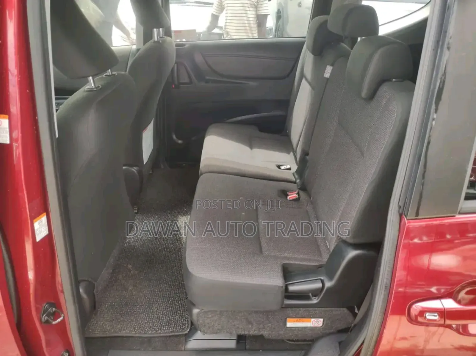 Toyota Sienta 2019 Red