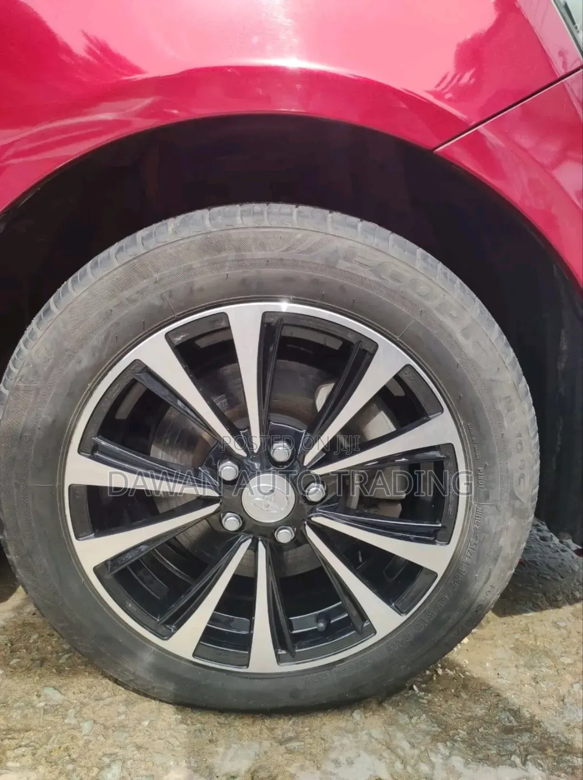 Toyota Sienta 2019 Red