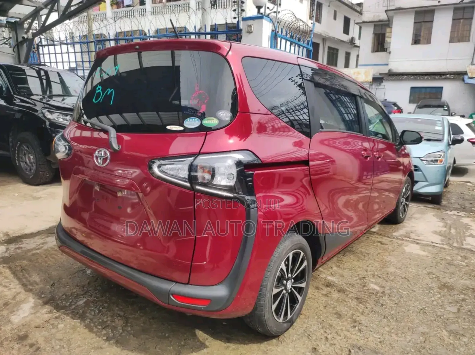 Toyota Sienta 2019 Red