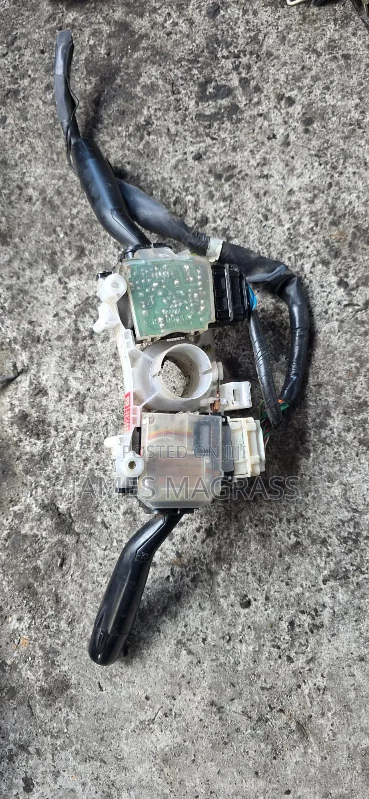 Toyota Hiace(5l) Headlight Switches Available