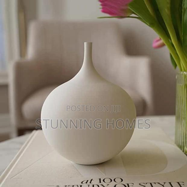 Minimalist Brushed Modern Vase - main view