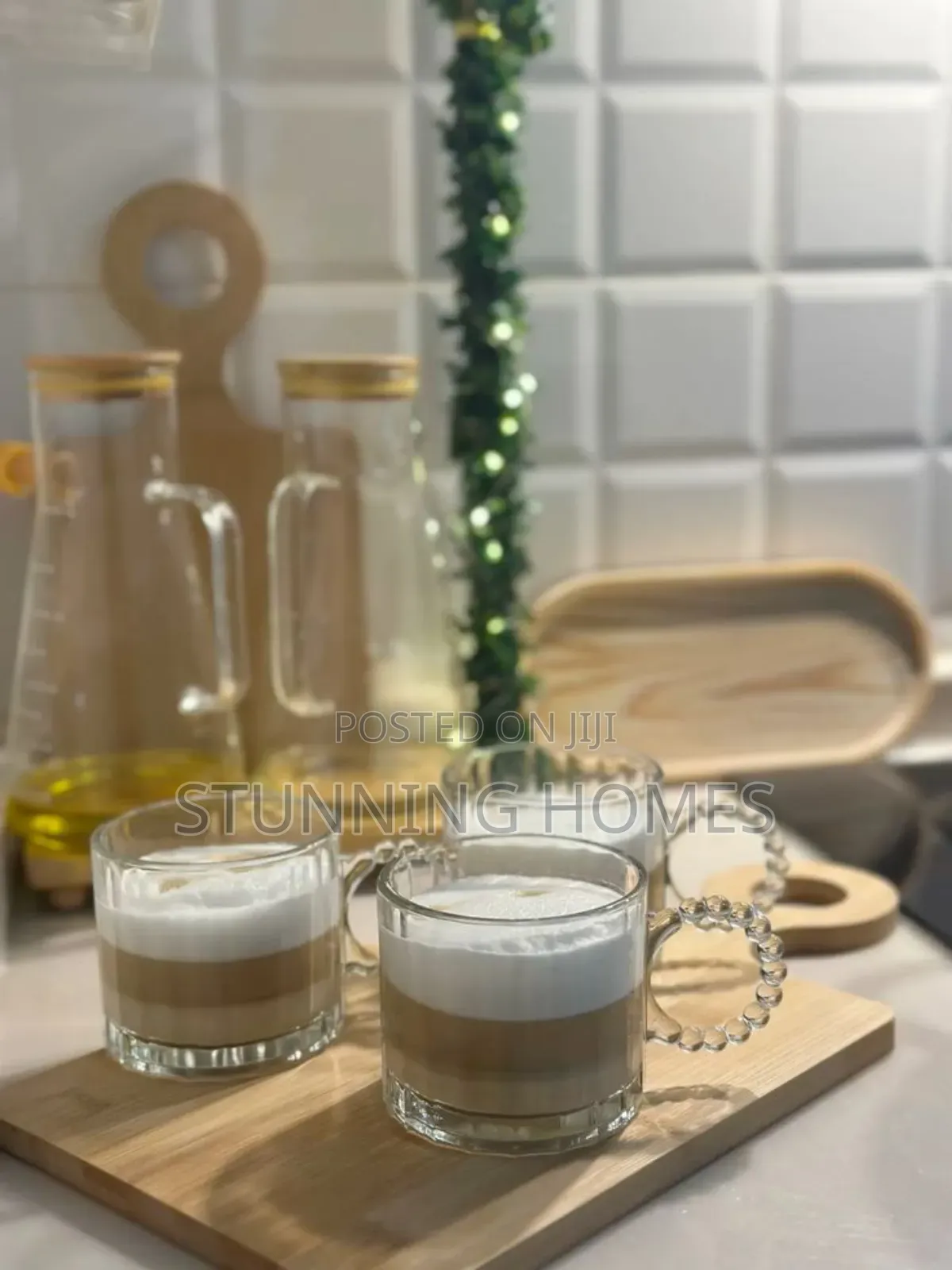 6 Elegant Tea Cups With a Pearl Like Handle