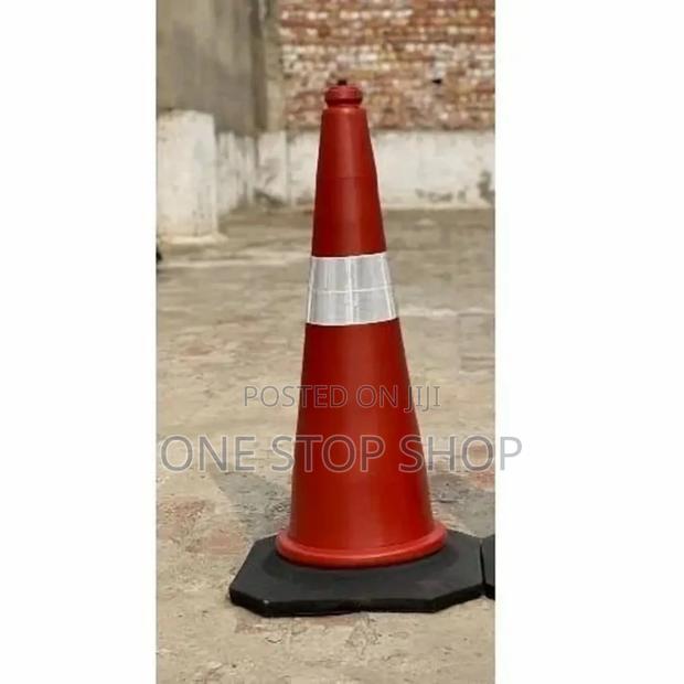 Reflective Warning Emergency Traffic Plastic Cone 70cm