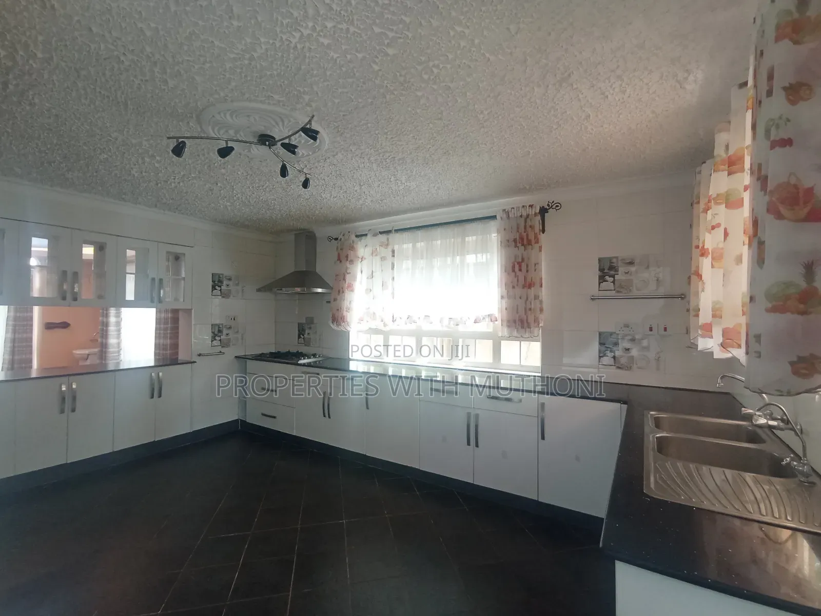 4bdrm Mansion in Chuna Estate, Kitengela for sale