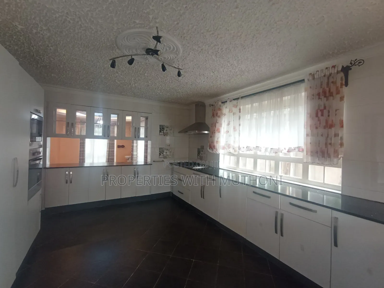 4bdrm Mansion in Chuna Estate, Kitengela for sale