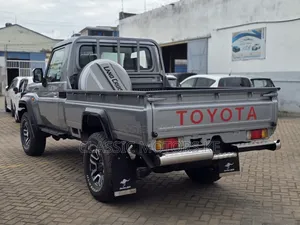 Toyota Land Cruiser 4.5 V8 TD 2019 Silver