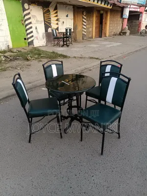 Restaurant Set, Jungle Green and White With Round Table 