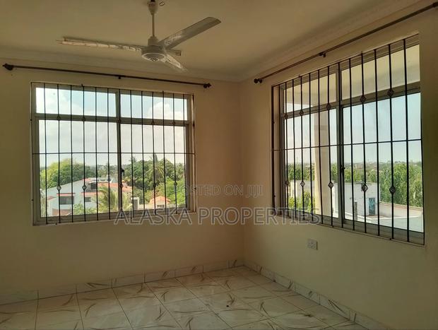 3bdrm Apartment in Mogadishu Estate, Nyali Mkomani for rent - thumbnail 16