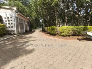 6bdrm Mansion in Karen, Nairobi for sale