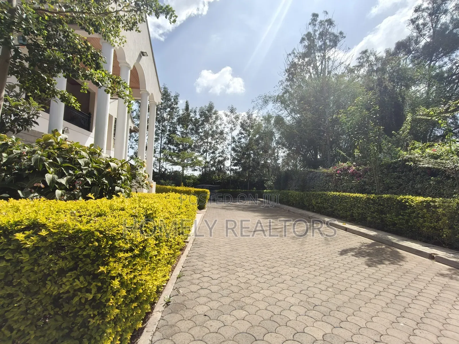 6bdrm Mansion in Karen, Nairobi for sale