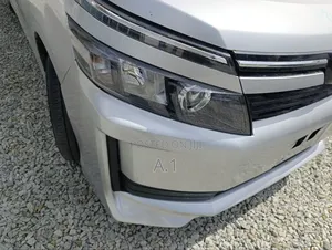 Toyota Voxy 2018 Silver