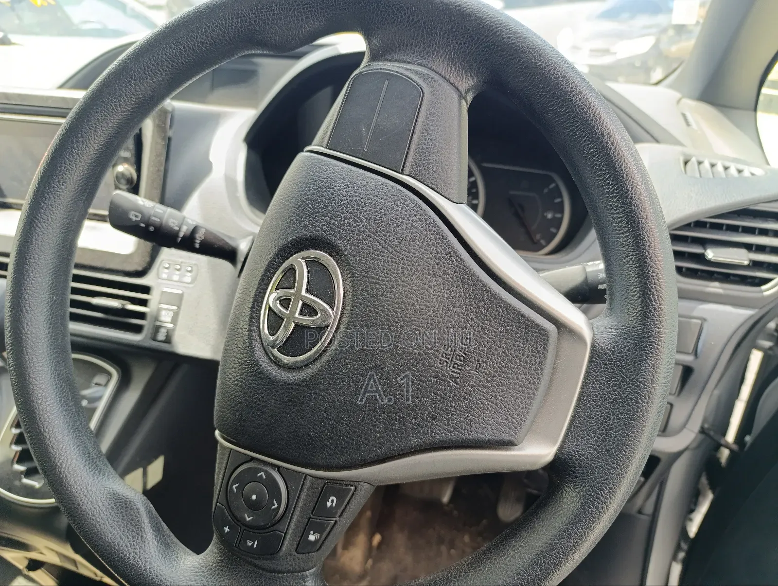 Toyota Voxy 2018 Silver