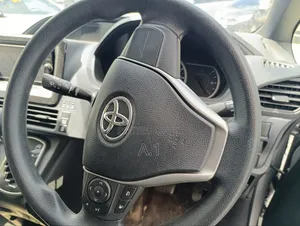 Toyota Voxy 2018 Silver