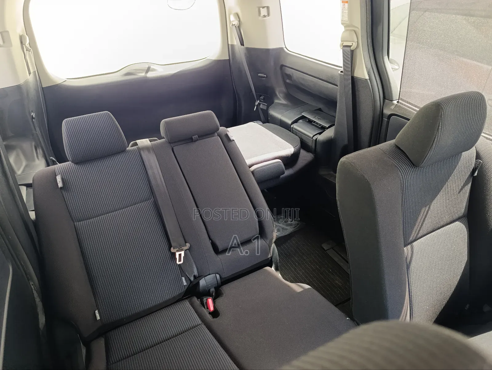 Toyota Voxy 2018 Silver