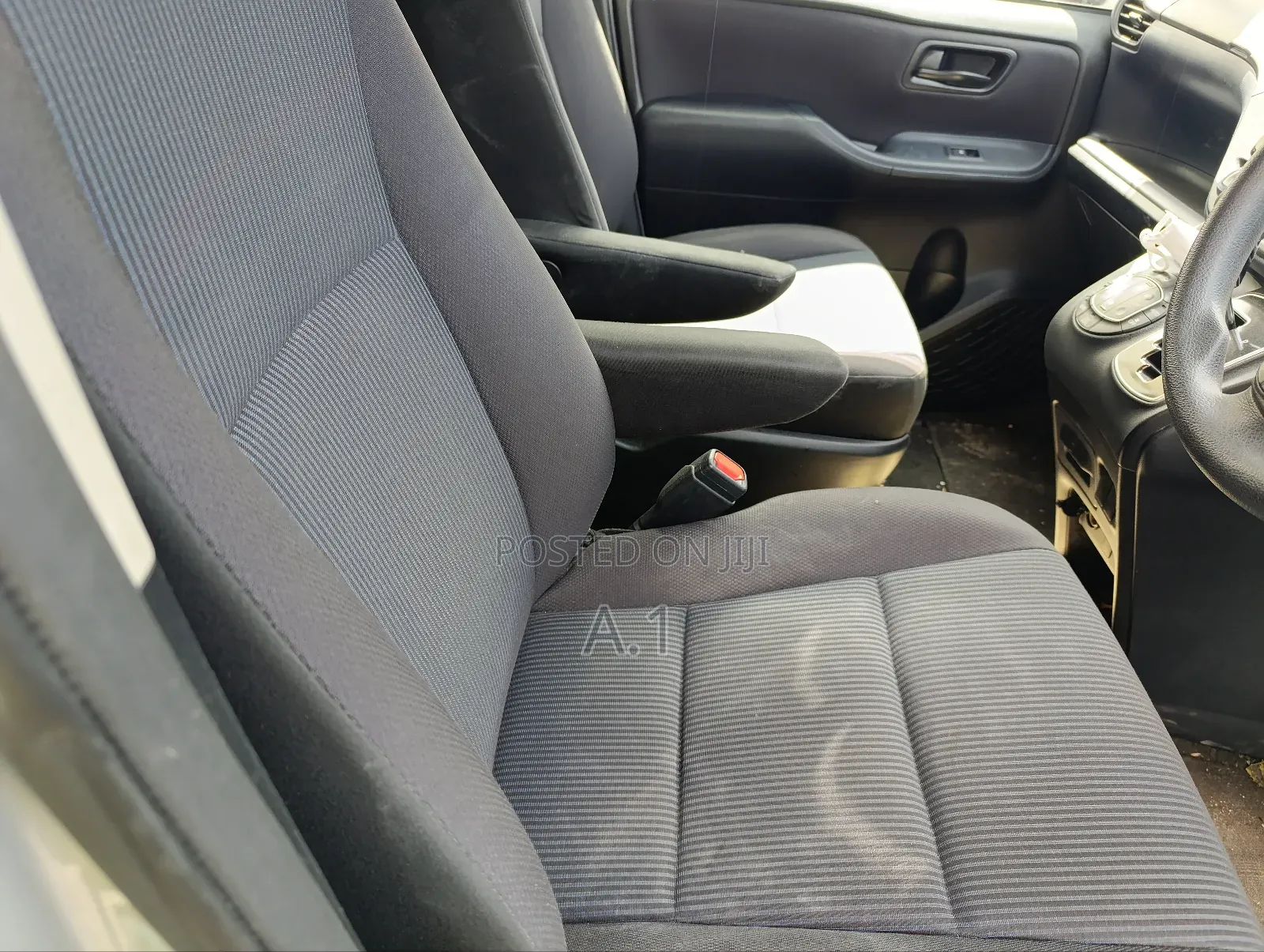 Toyota Voxy 2018 Silver