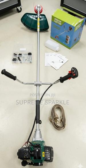 Heavy Duty 2 Stroke Petrol Engine Brush Cutter. Grass Cutter - main view