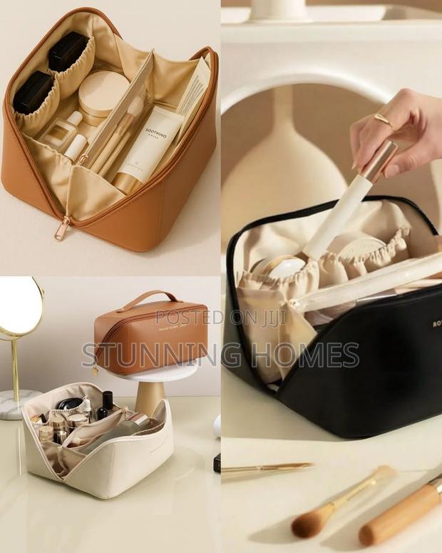 Portable Makeup And Cosmetics Storage Bag - thumbnail 2