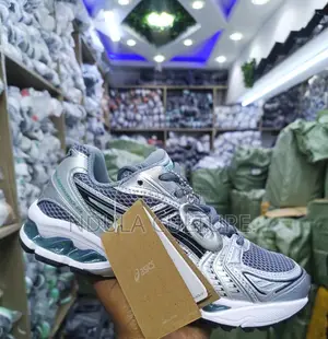Asics Gel Sneakers