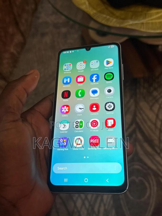 Samsung Galaxy A06 64 GB White - main view