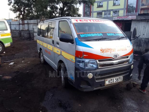Toyota HiAce 2011 Silver - thumbnail 3