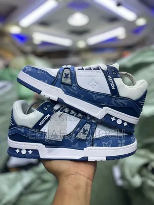 Louis Vuitton Trainer Blue  White 🐾

Quality 👌🏾

Size 39-45