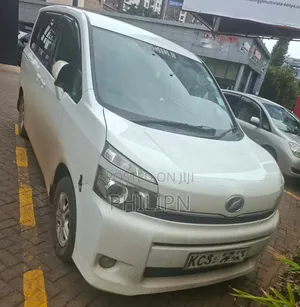 Toyota Voxy 2012 Pearl