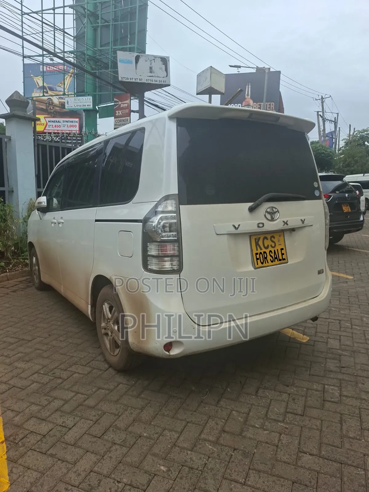 Toyota Voxy 2012 Pearl