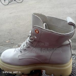 Classic and Strong Boots - thumbnail 2