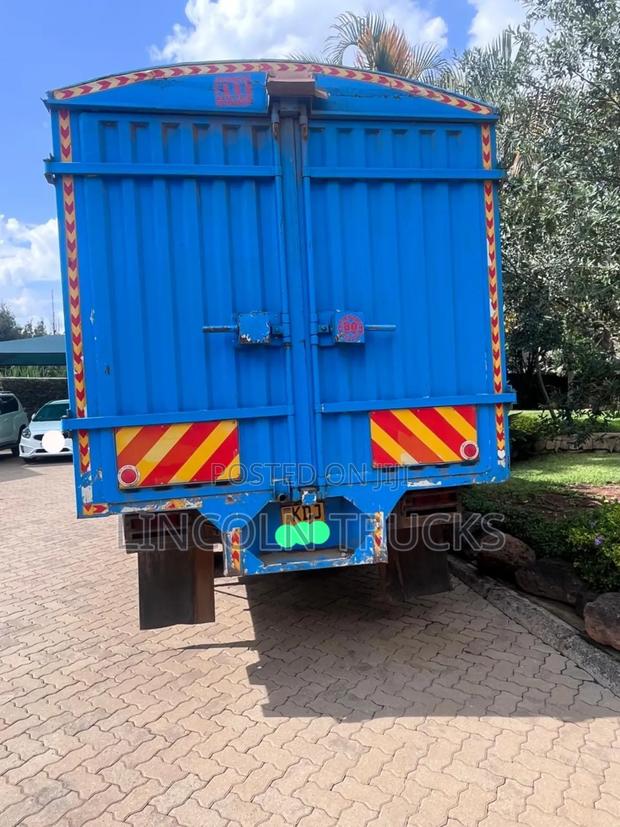 Isuzu FRR 90 2022 - thumbnail 3