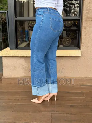 Ladies Cuffed Hem Mom Jeans