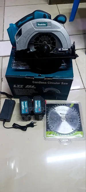 7" Makita Electric Cordless Circular Saw / Reachable Circular Makita