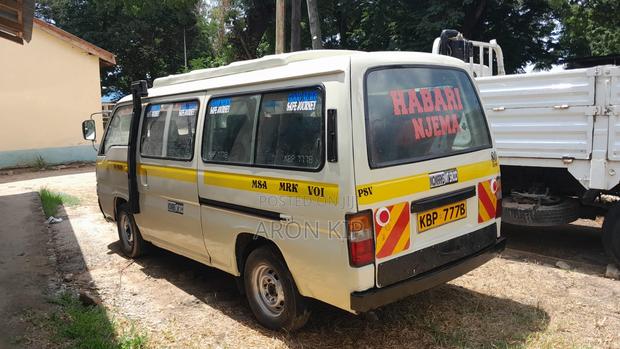 Nissan Caravan (Urvan) 2010 - thumbnail 7