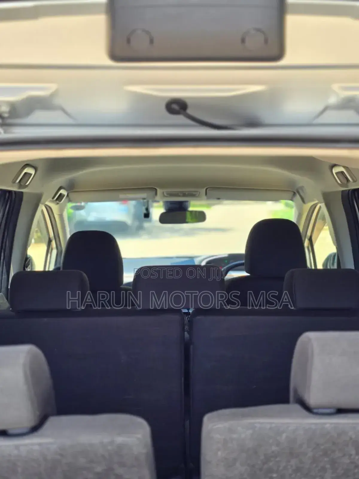 Toyota Sienta 2018 Silver