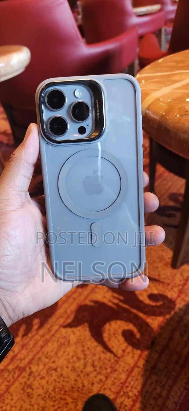 Apple iPhone 15 Pro Max 256 GB Gray - thumbnail 3