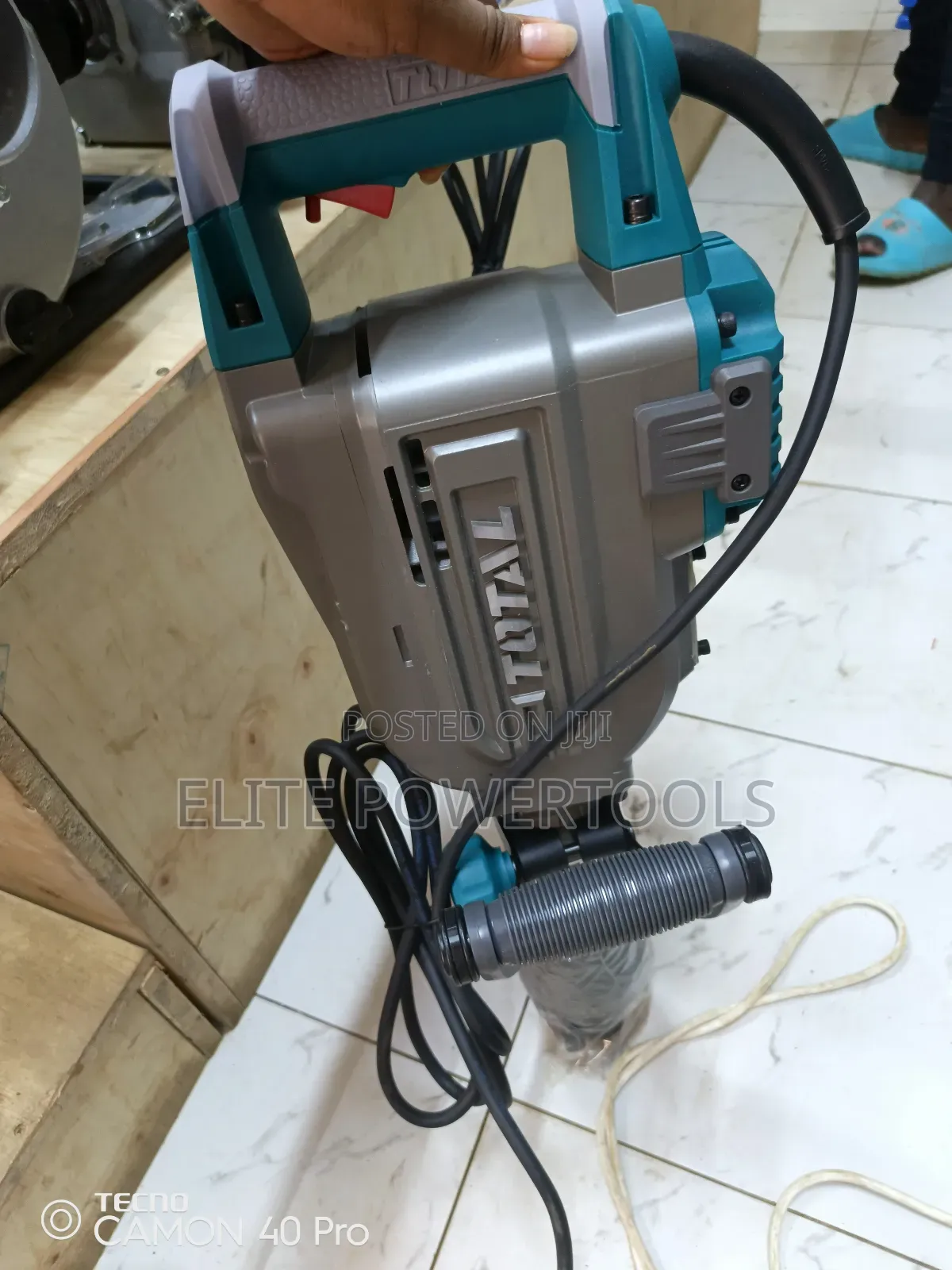 1700 W Total Demolishon Hammer/ Total Demolisher
