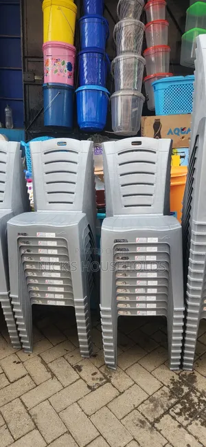 Longlasting Plastic Chairs, Chairs With Quality Backrest