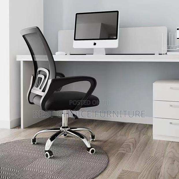 Office Chair : Swivel Clerical Office Chair With Mesh Back
