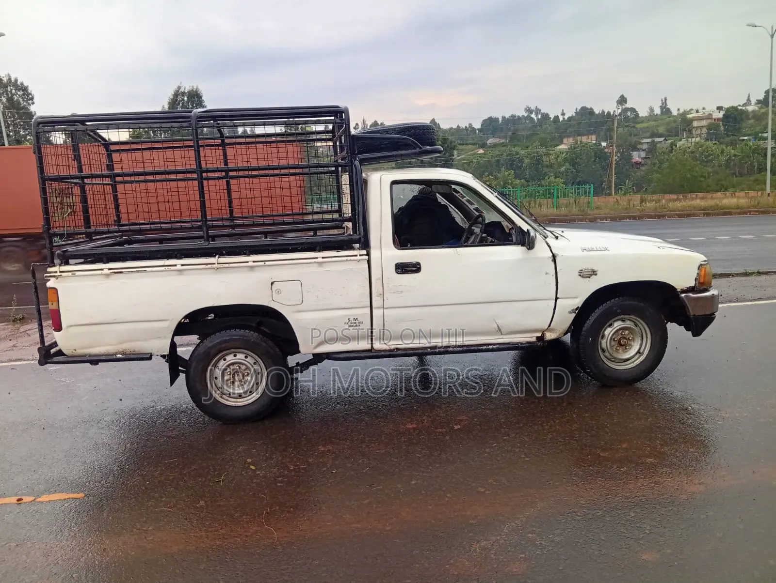 Toyota Hilux 1999 White