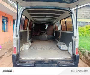 Nissan Caravan (Urvan) 2004 White