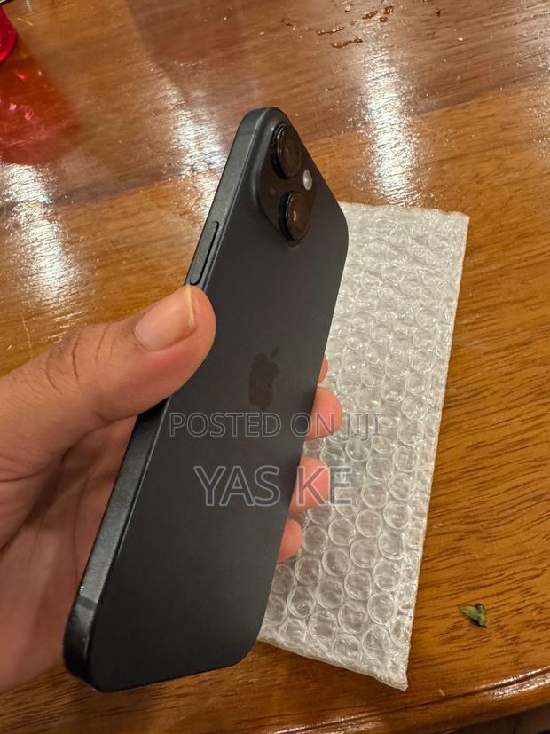 Apple iPhone 15 128 GB Black - thumbnail 4