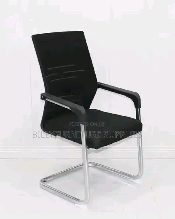 Breathing Mesh Visitors Chair
