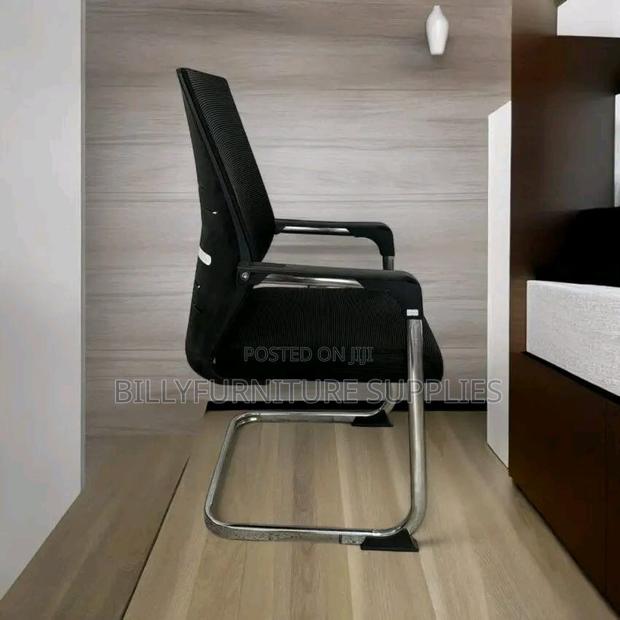 Breathing Mesh Visitors Chair - thumbnail 2