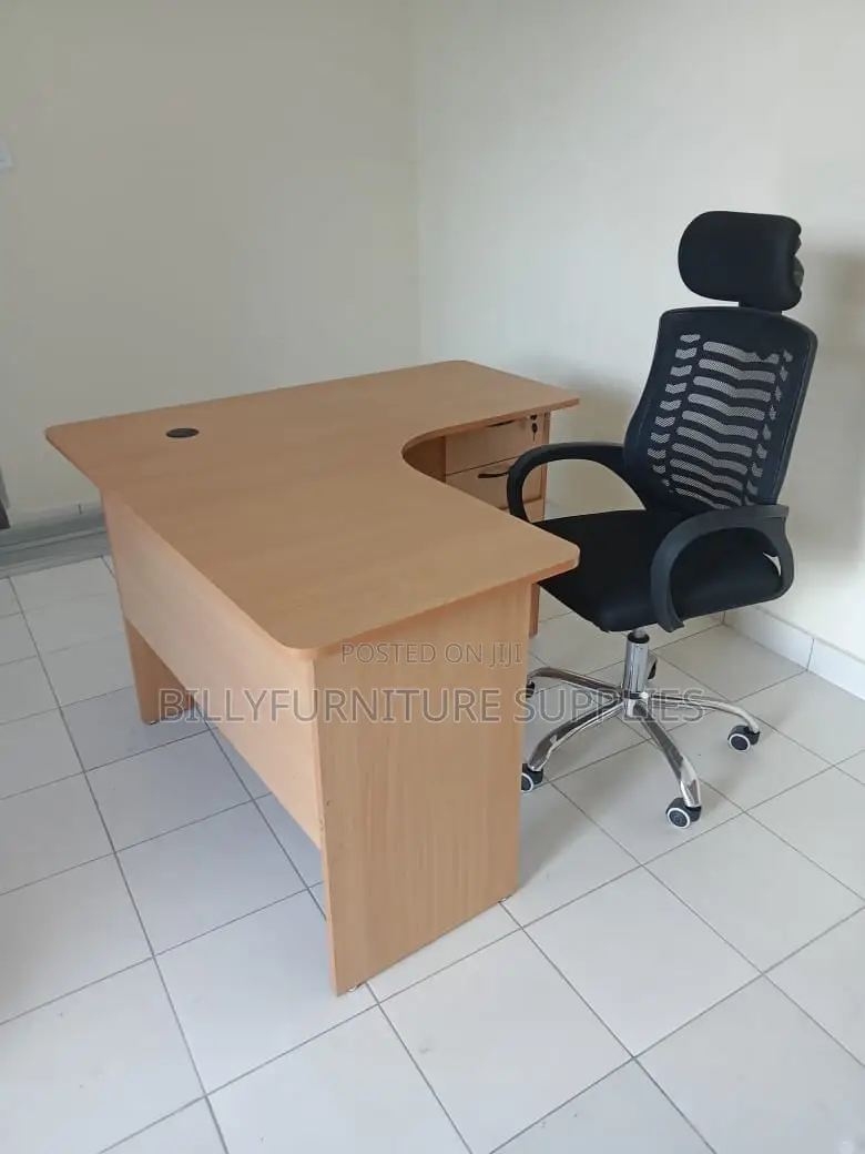 Modern L-Shaped Office Desk – Spacious Stylish Workspace Solution