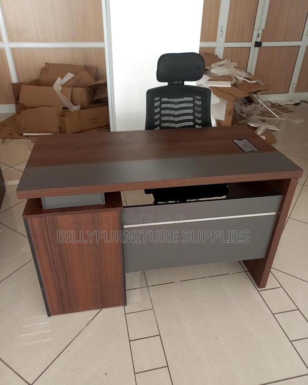 Executive Desk and Headrest - thumbnail 2