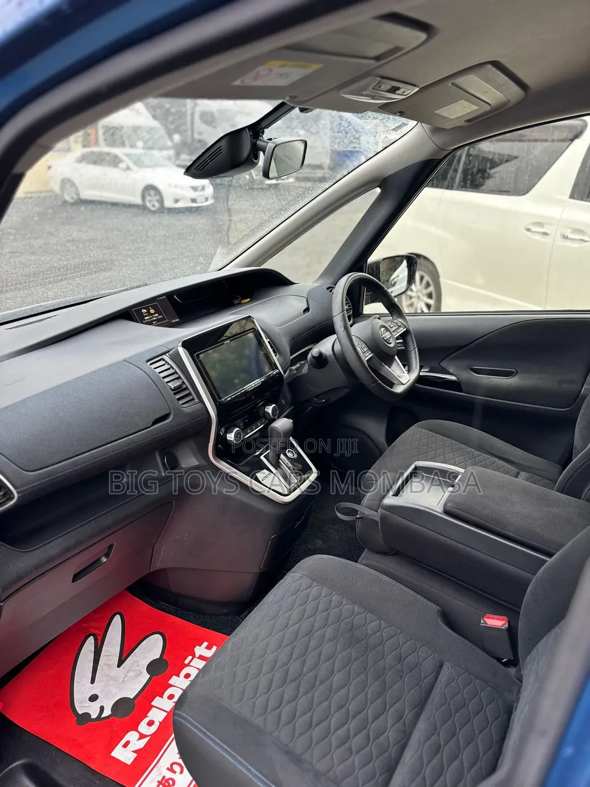 Nissan Serena 2018 Blue