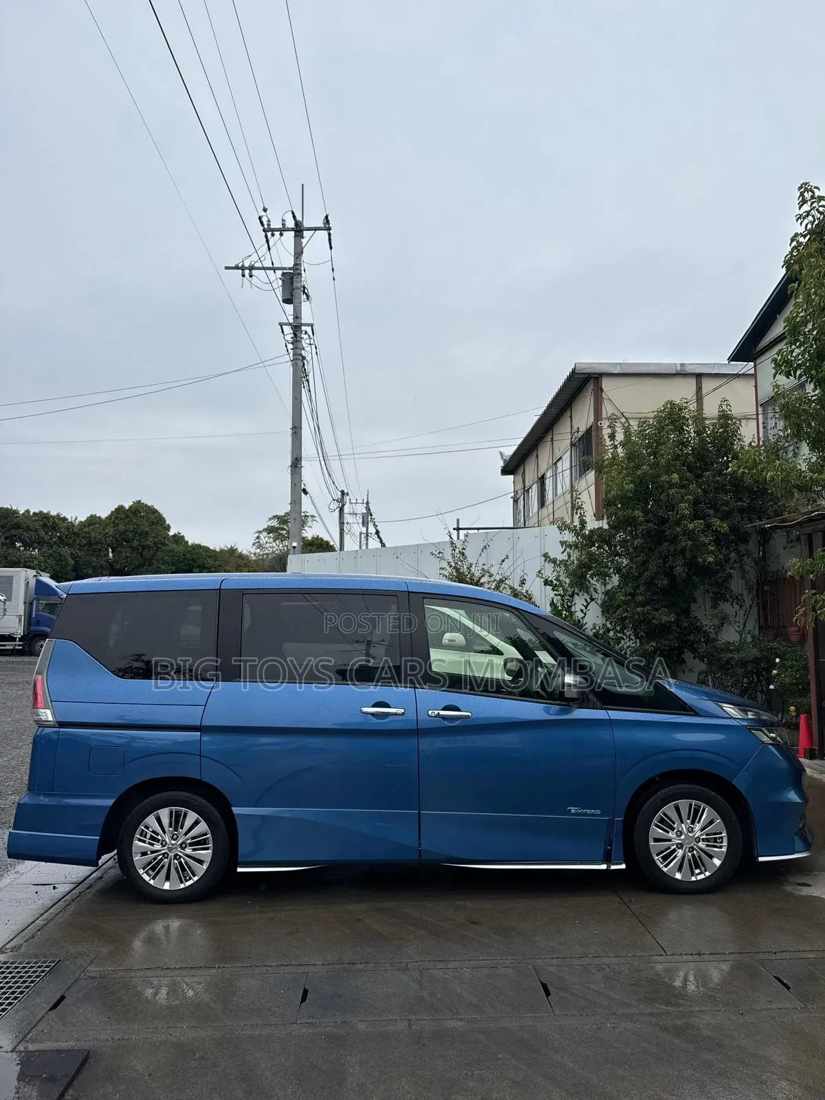 Nissan Serena 2018 Blue