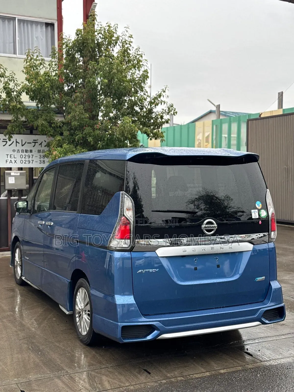 Nissan Serena 2018 Blue
