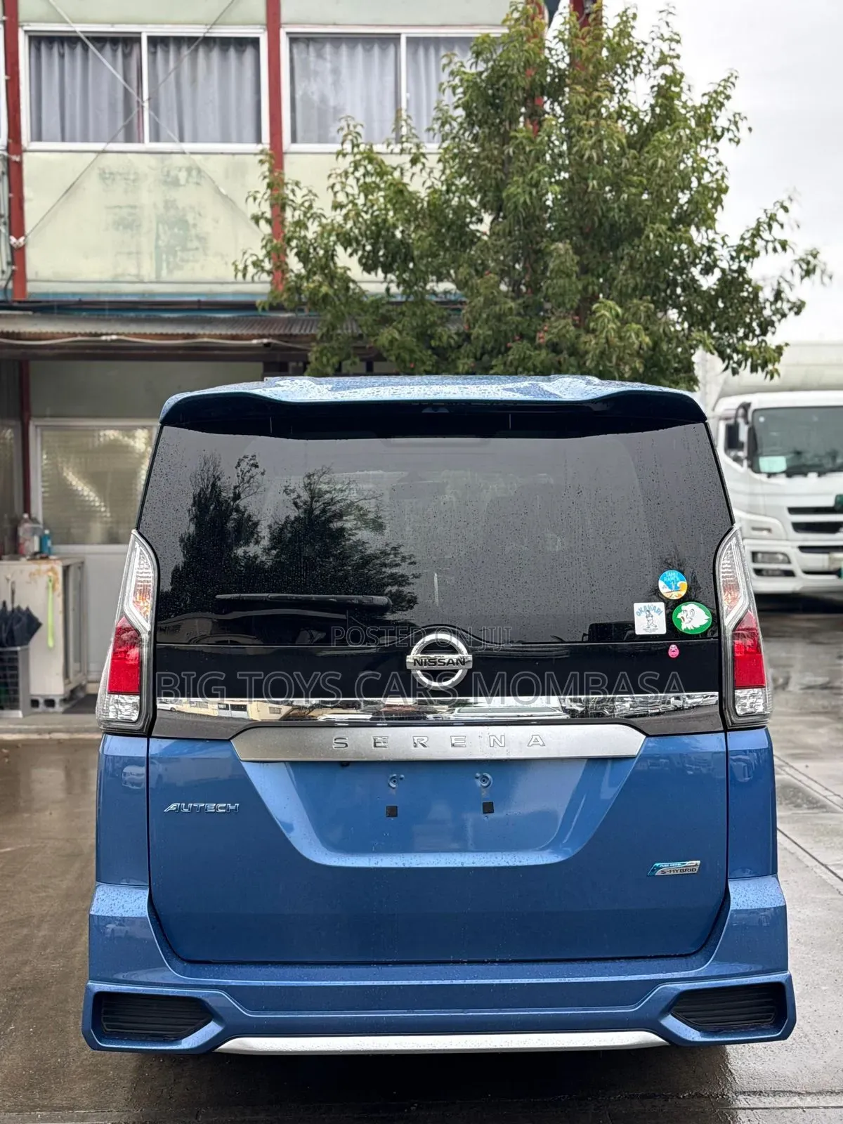 Nissan Serena 2018 Blue
